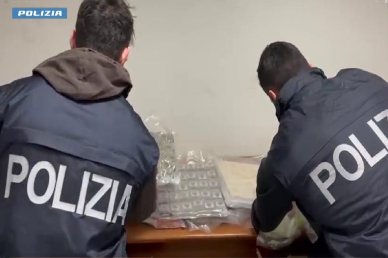 Il furgone a noleggio e l’enorme deposito di droga: maxi sequestro a Nesima