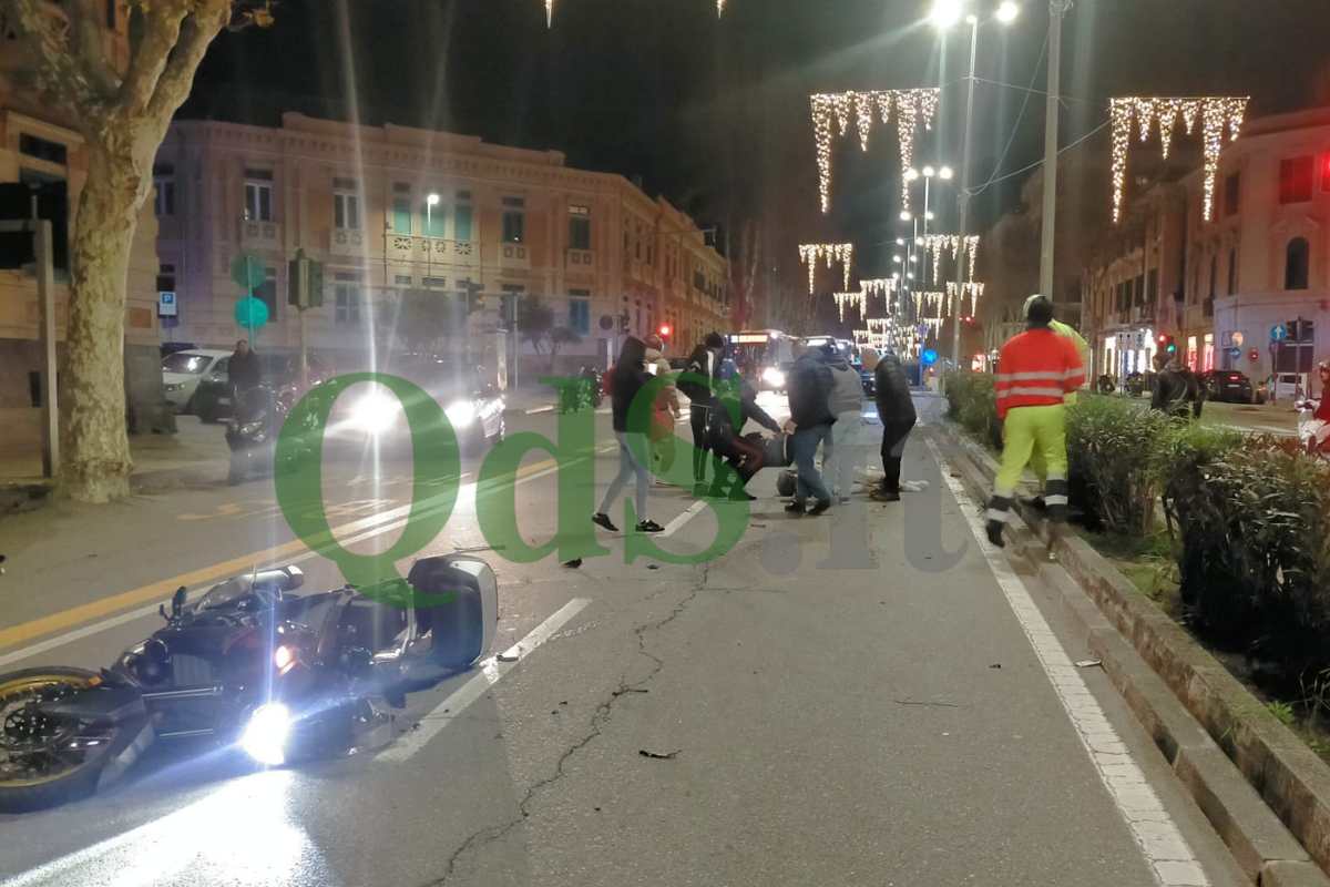 Messina, gravissimo scontro tra due moto: tre uomini in codice rosso al Policlinico Messina, gravissimo scontro tra due moto: tre uomini in codice rosso al Policlinico