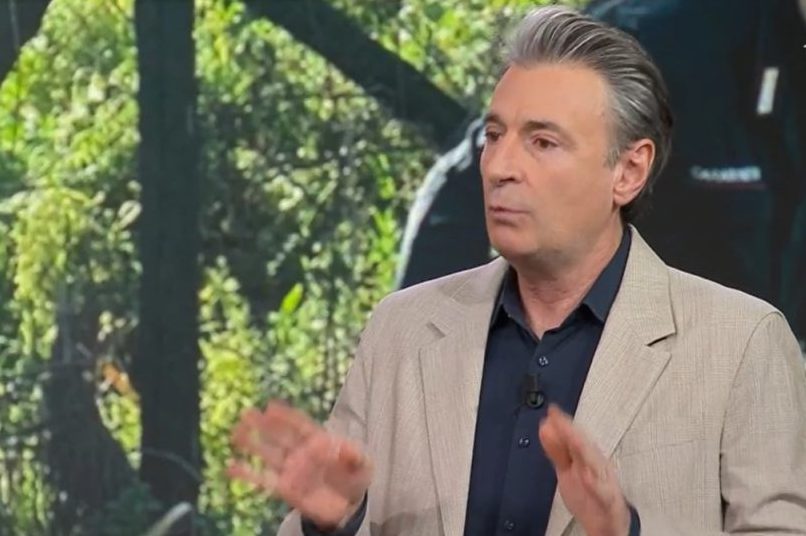 Aggredita da spacciatori troupe di Ore 14 a Milano, giornalista ferito Aggredita da spacciatori troupe di Ore 14 a Milano, giornalista ferito