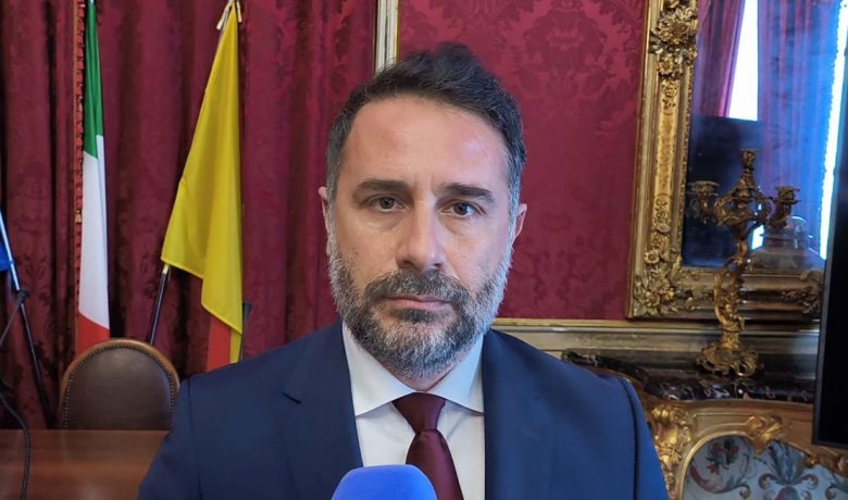 VIDEO | Reddito di cittadinanza per i siciliani: il M5S presenta il disegno di legge