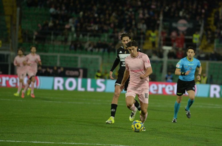 Serie B, Frosinone e Monza pareggiano. Venezia e Palermo rispondono