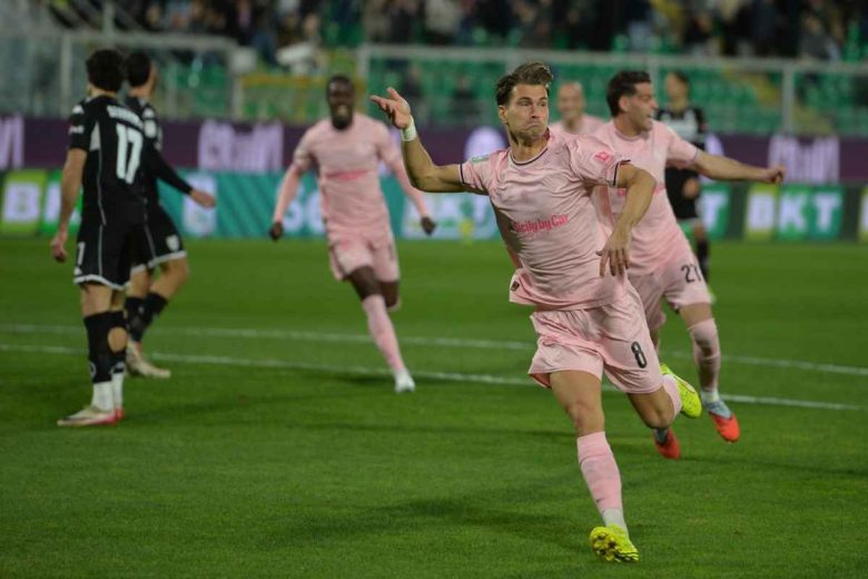 Gol lampo di Segre e il Palermo batte lo Spezia. Rosanero quarti ma quanta fatica