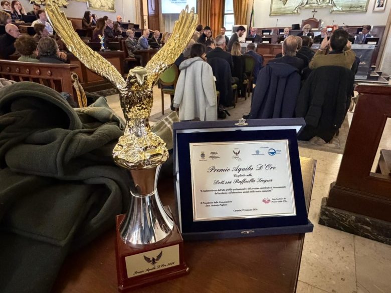 VIDEO | “Aquila d’Oro – Eccellenze di Sicilia”: mattinata di gala a Palazzo degli Elefanti, tra i premiati anche Raffaella Tregua