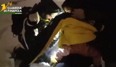 VIDEO | Maltempo e bufera sull’Etna, famiglia salvata dalla guardia di finanza