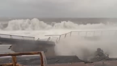 VIDEO | Terribile a Santa Teresa di Riva, il lungomare totalmente cancellato dalle mareggiate