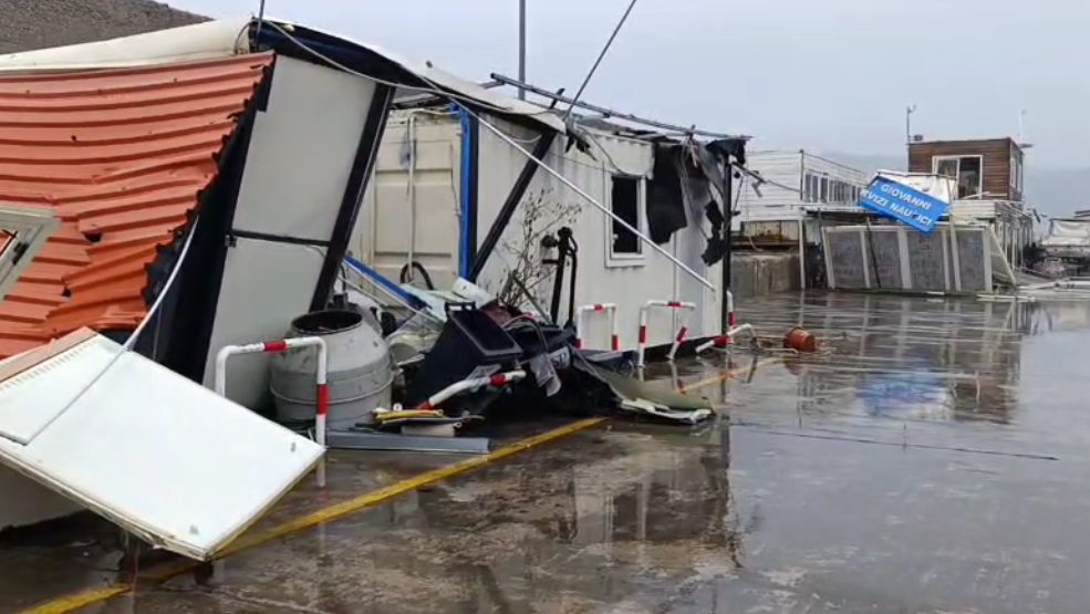 FOTO e VIDEO | A Palermo c’è la conta dei danni dopo il ciclone “Harry”: Arenella e Mondello devastate dalle mareggiate
