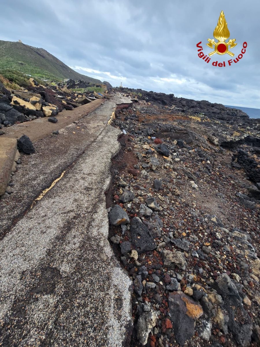 FOTO | Il ciclone Harry e la devastazione a Lampedusa e Linosa, è l’ora della conta dei danni