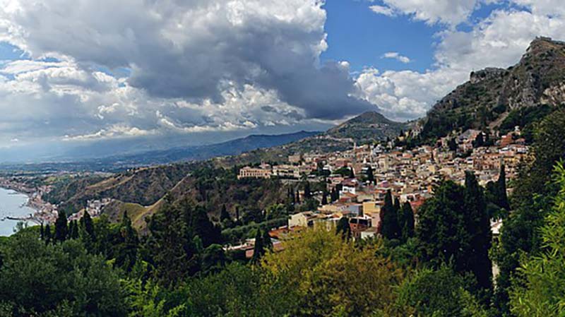 Taormina apre l’anno con assunzioni e investimenti