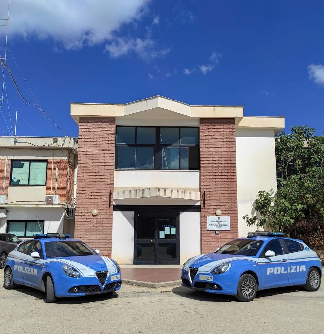 Imbrattamento di monumenti e detenzione di droga: quattro denunce a Noto