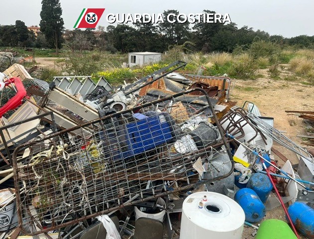 FOTO | Traffico illecito di rifiuti a Palermo, scoperta discarica abusiva a Sferracavallo: sette indagati