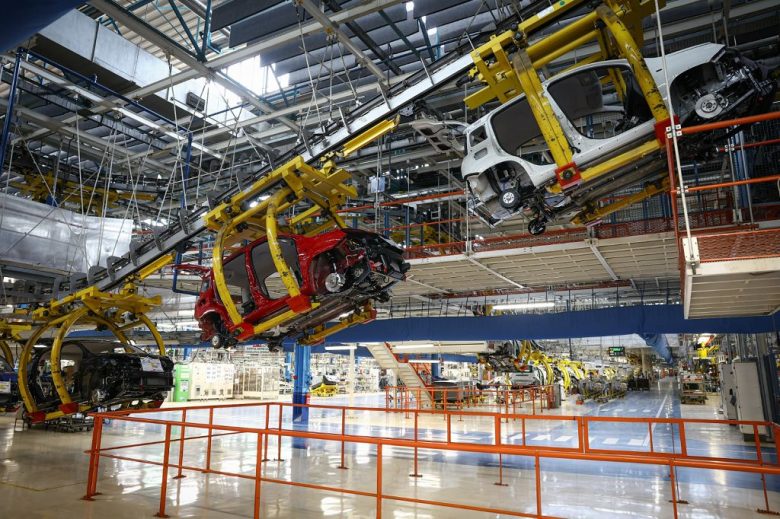 Auto, immatricolazioni gennaio +6,2% a 141.980 unità