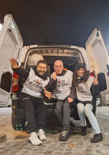 Spreco alimentare, oltre mezzo chilo di cibo gettato a settimana