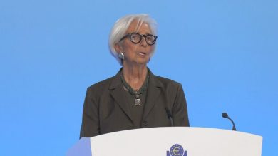 Bce tiene i tassi fermi al 2%, discusso il tema dei cambi euro-dollaro