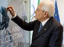 Milano-Cortina, Mattarella a San Siro a bordo tram guidato da Rossi