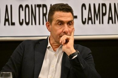 Prende forma il partito di Vannacci, l’idea di quattro sedi nazionali