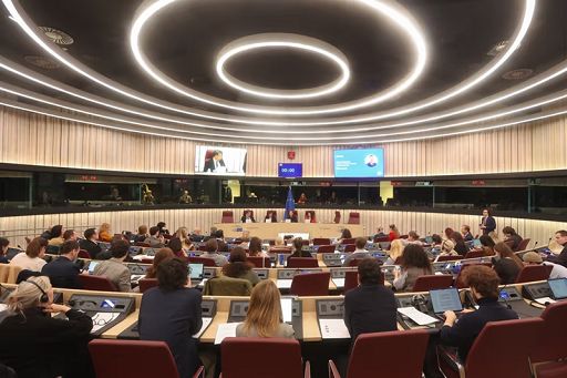 Euro digitale, passo avanti al Parlamento Ue: passano 2 mozioni favorevoli