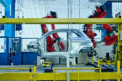 Stellantis: a Mirafiori le prime 80 risorse per la nuova Fiat 500 Hybrid