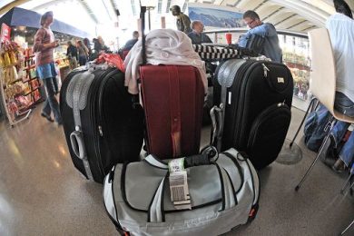 Giovani e anziani in fuga dal Sud, Svimez: boom dei trasferimenti familiari