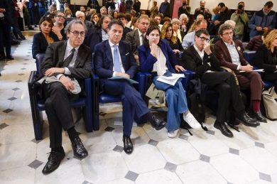 M.O., risoluzione unitaria opposizioni: Italia non legittimi Board of peace