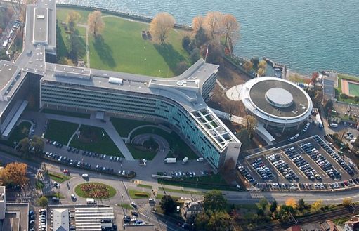 Nestlé, nel 2024 fatturato -2% a 89,5 mld franchi, utile -17%