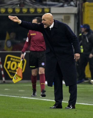 Calcio, Juve-Como 0-2, decidono Vojvoda e Caqueret