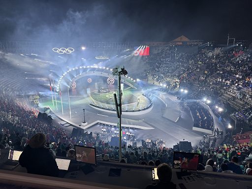 Cerimonia di chiusura oltre le attese: uno show colto e popolare