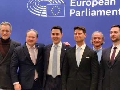 Vannacci formalizza adesione a gruppo estrema destra Europarlamento insieme a Afd