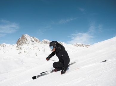 Atomic rilancia la linea Volant: gli sci artigianali in acciaio inox