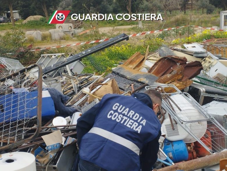 FOTO | Traffico illecito di rifiuti a Palermo, scoperta discarica abusiva a Sferracavallo: sette indagati
