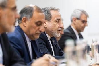 Iran-Usa, progressi a Ginevra ma ‘linee rosse’ di Trump restano: lo scenario