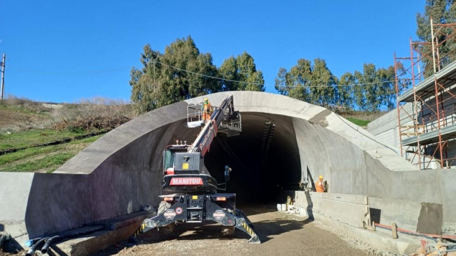 FOTO – A19, vertice a Palazzo d’Orléans. Schifani sottolinea: “Mai così tanti lavori”