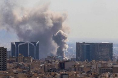 Guerra in Iran e italiani bloccati all’estero, ecco cosa fare: le istruzioni della Farnesina