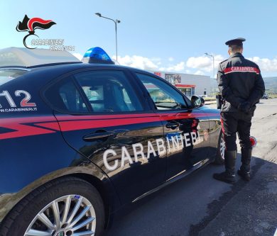 Rapina, evasione e resistenza a pubblico ufficiale: fermato 20enne, scatta anche il sequestro