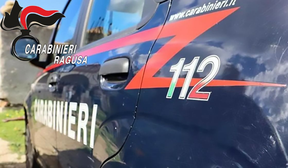 Schiaffi, calci e pugni alla moglie davanti alla figlia piccola: misure cautelari per un 37enne a Modica Schiaffi, calci e pugni alla moglie davanti alla figlia piccola: misure cautelari per un 37enne a Modica