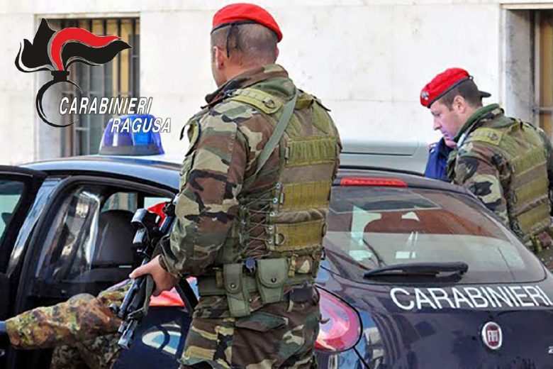 Mini arsenale in casa, arrestato 23enne a Vittoria