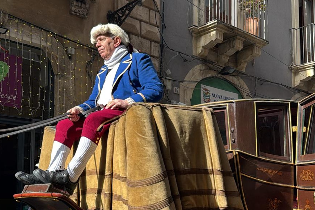 Sant’Agata in diretta, inizia la festa tra Candelore e la Carrozza del Senato