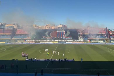 Il Catania continua a vincere, 1-0 di misura sul Giugliano: la decide D’Ausilio. Le pagelle