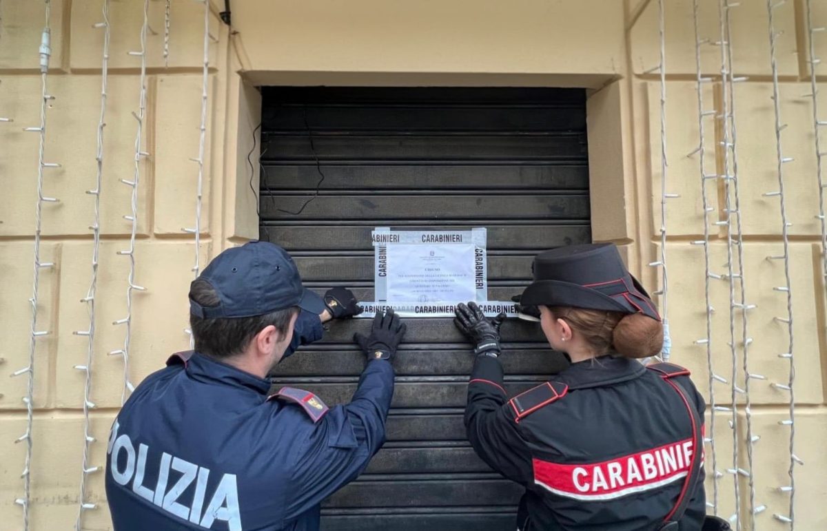 Fucile a pompa, bossoli a salve e droga in un pub: scatta la chiusura di un locale a Palermo