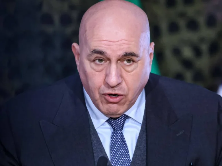 Iran, l’allarme di Crosetto: “Rischio terrorismo, centainaia di cellule dormienti”