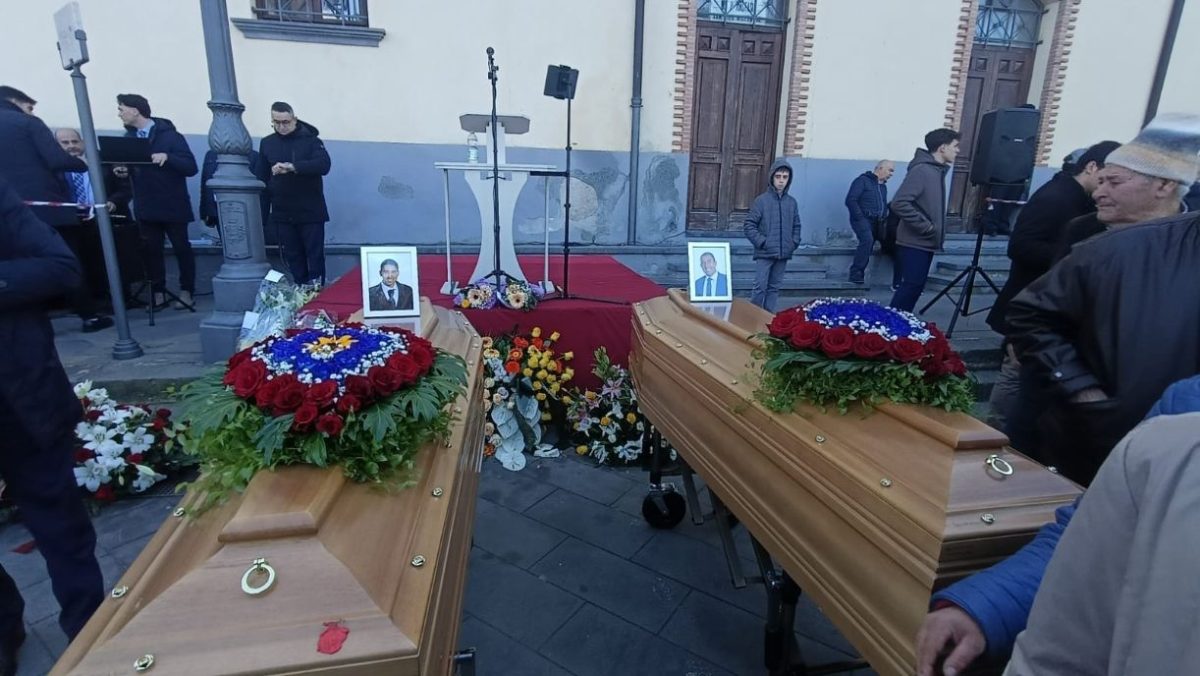 VIDEO | Celebrati i funerali dei fratelli Pino, due dei tre cacciatori morti sui Nebrodi