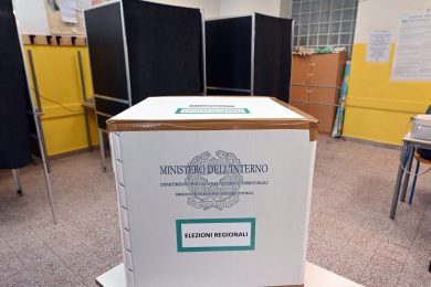 Elezioni in avvicinamento: prosegue la “campagna acquisti” tra i partiti