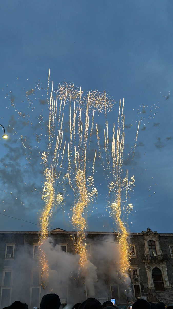 Fuochi in piazza Carlo Alberto a Catania, Sant'Agata 2026 - QdS