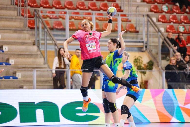 Pallamano donne, l’Erice doma il Nuoro per 40-25 e vola in semifinale