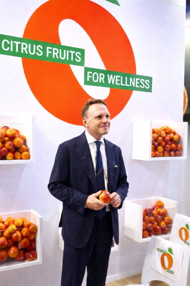 L’arancia rossa alla fiera internazionale FRUIT LOGISTICA 2026 di Berlino, Lollobrigida: “Un modello vincente di benessere”