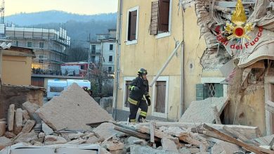 Tragedia a Verona: esplosione di gas, crolla palazzina. C’è un morto