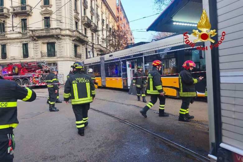 Tram deragliato a Milano, pm lavora a più ipotesi. Sala: “Una tragedia”