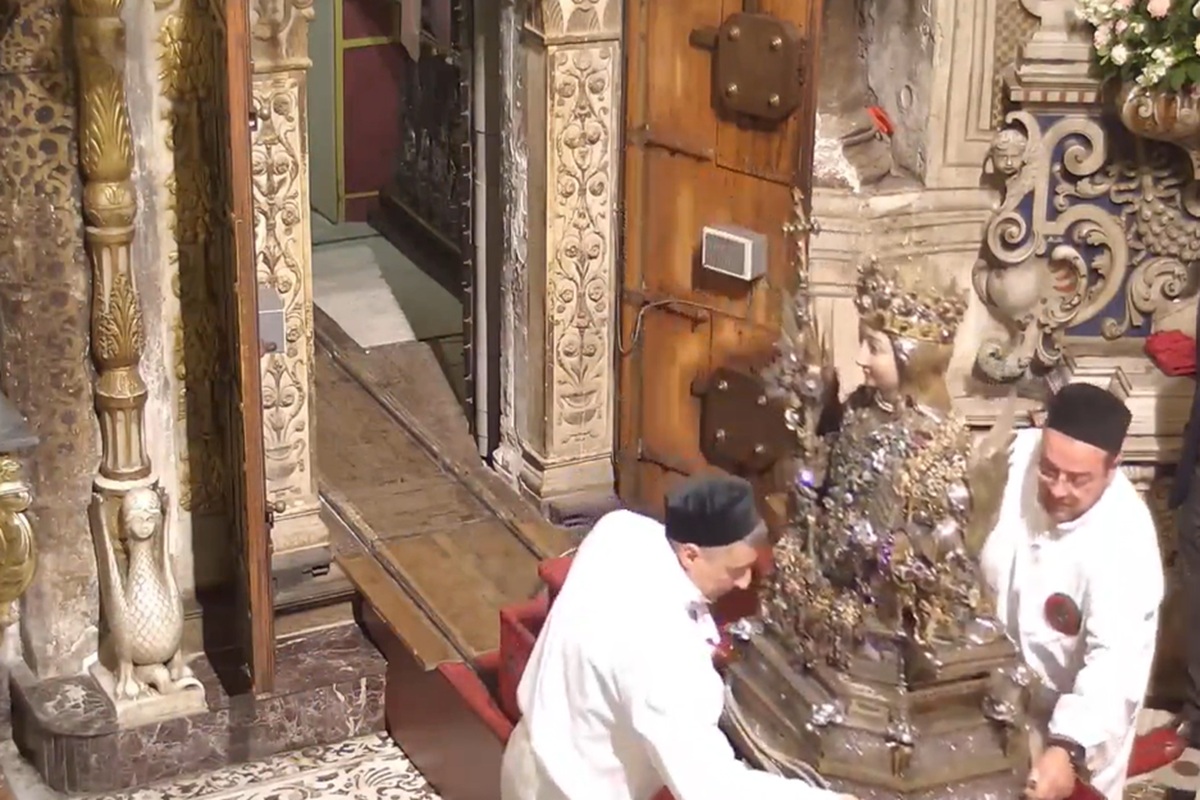 L'apertura del Sacello - Messa dell'Aurora 2026, Sant'Agata - foto dalla diretta della Cattedrale