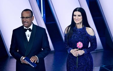 Sanremo 2026, la DIRETTA della seconda serata: scaletta, esibizioni, ospiti e aggiornamenti
