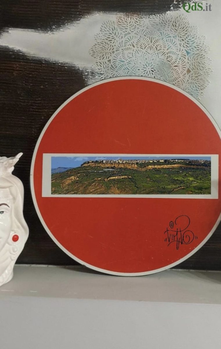 Niscemi, oltre la frana: i colori di Turi è Tinto per disegnare la speranza e dire “vietato arrendersi”