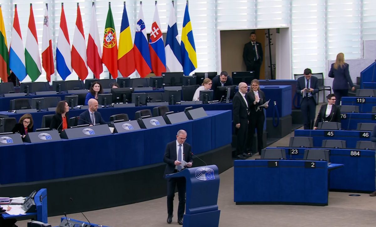 L’Europa invia le armi, ma i soldi servono contro un nemico reale: il climate change